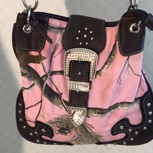 Realtree Adjustable Crossbody bag very south western buckle